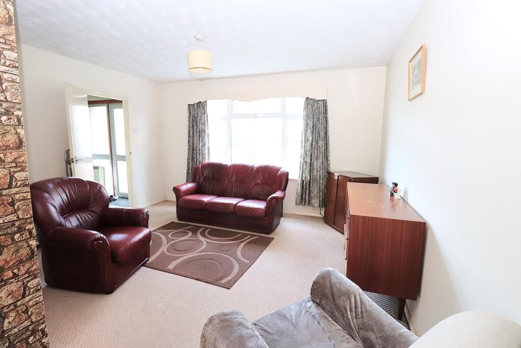 Giffard Drive, Farnborough, GU14 - Image 5