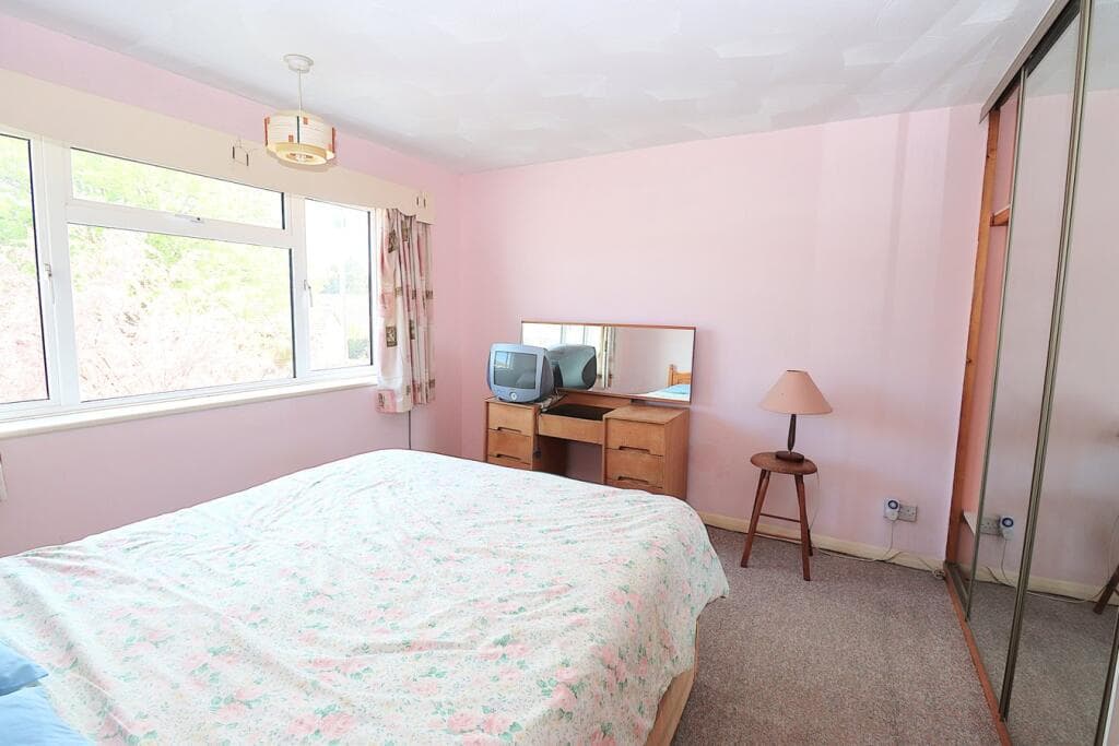 Giffard Drive, Farnborough, GU14 - Image 9