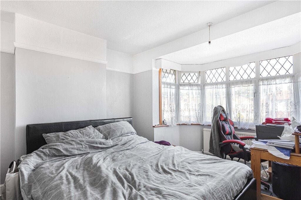 Park Close, Hounslow, TW3 - Image 4