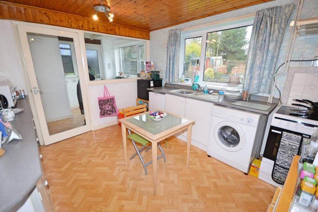 Park Street, Newtown, Powys, SY16 - Image 2