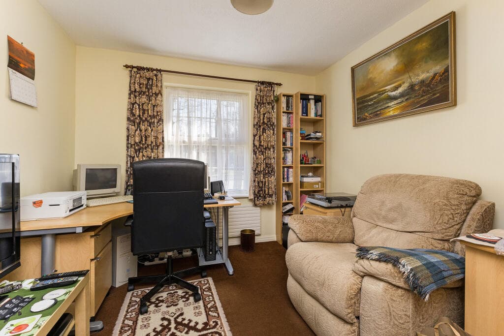 St. Huberts Close, Gerrards Cross, SL9 - Image 11