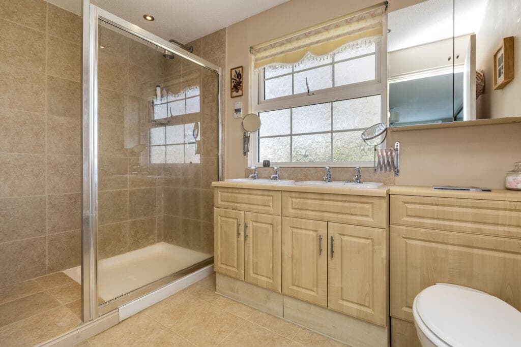 St. Huberts Close, Gerrards Cross, SL9 - Image 7