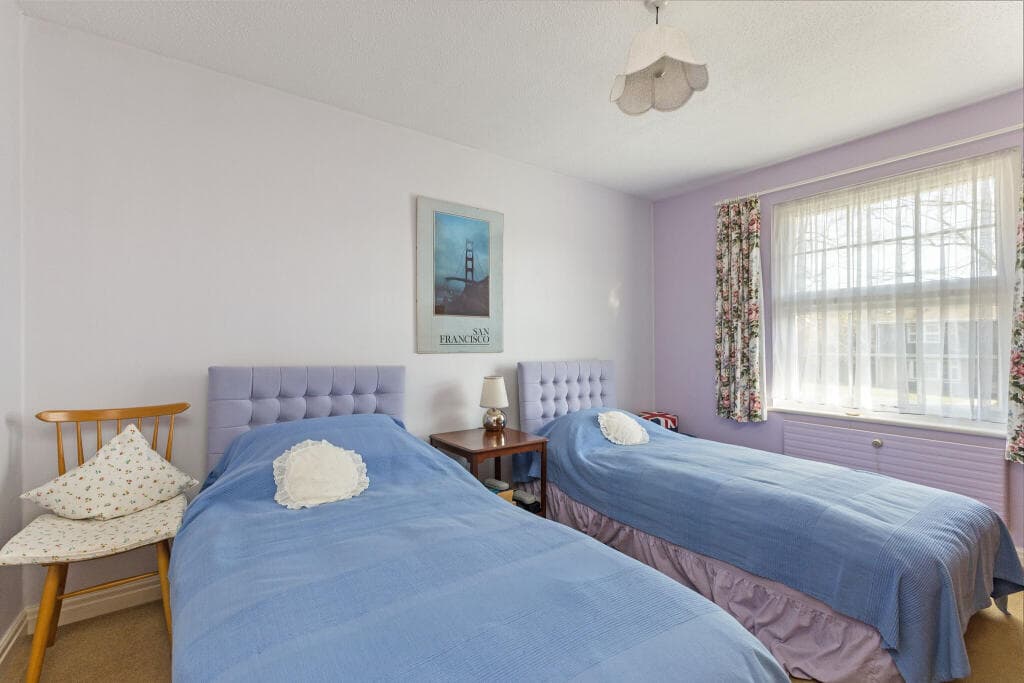 St. Huberts Close, Gerrards Cross, SL9 - Image 9