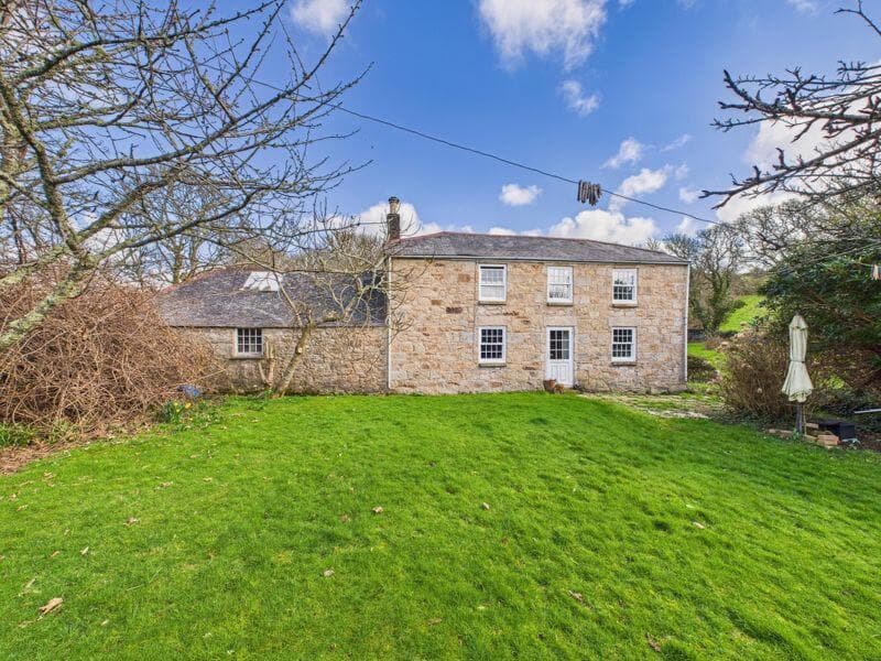 Constantine, Falmouth -Farmhouse with land - Image 2