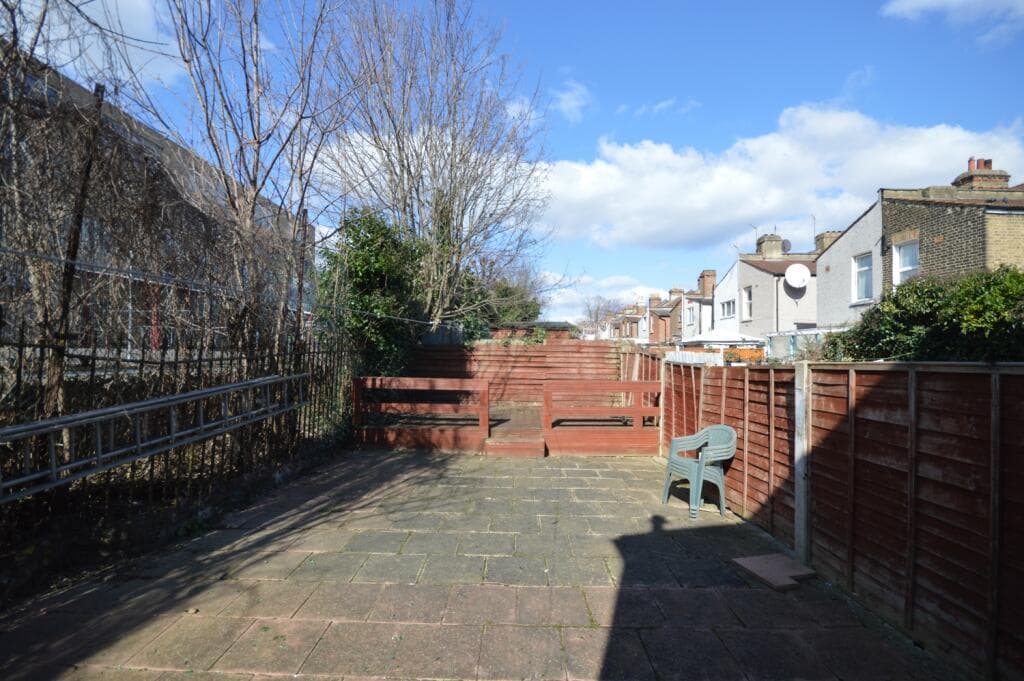 Rectory Road, Manor Park, E12 - Image 2