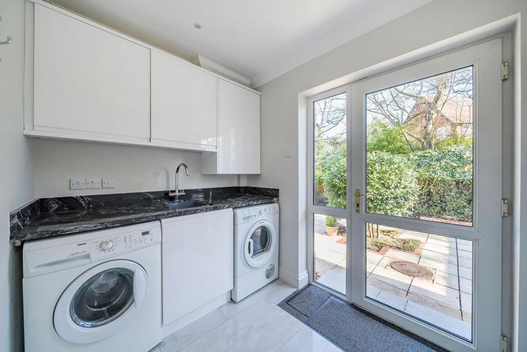Prince Albert Drive, Ascot, SL5 - Image 11
