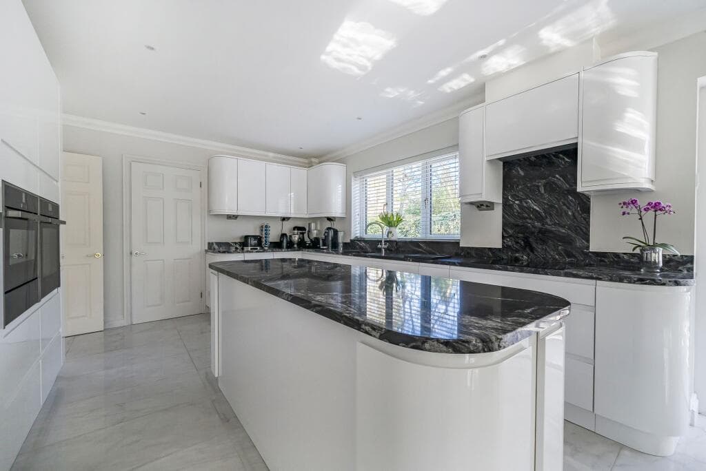 Prince Albert Drive, Ascot, SL5 - Image 7