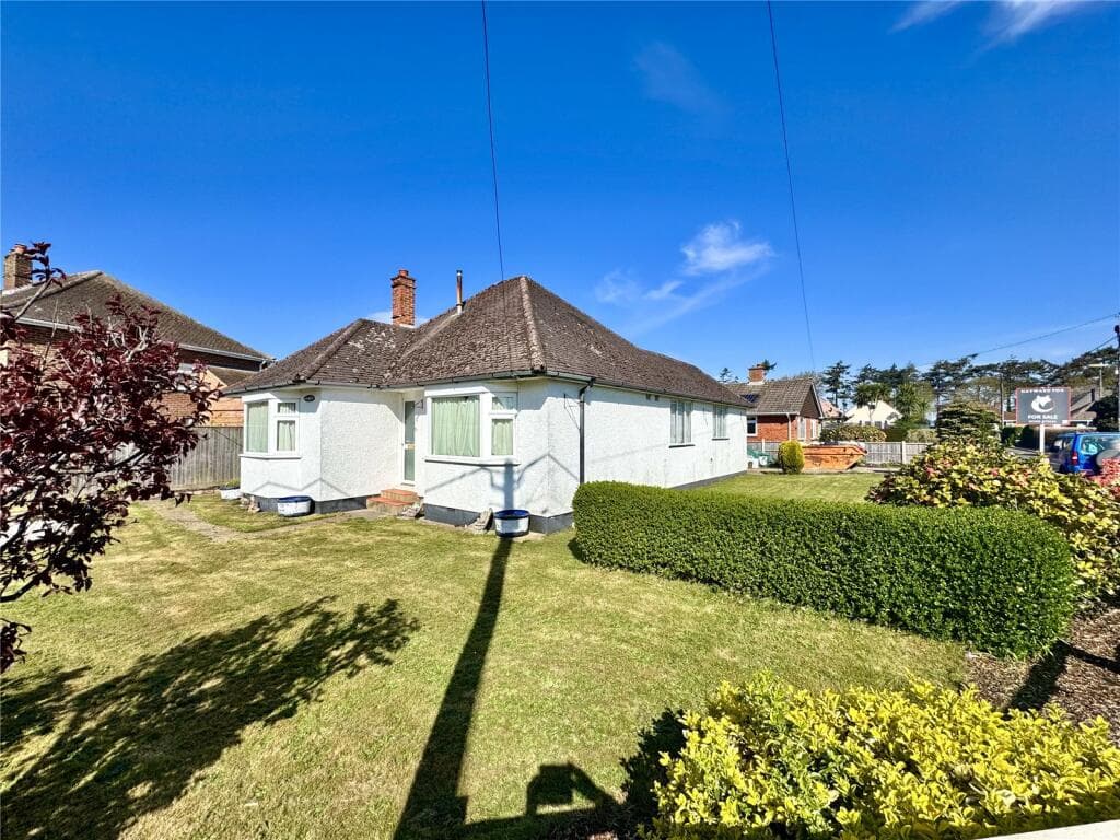 View property at Lawn Road, Pennington, Lymington, Hampshire, SO41