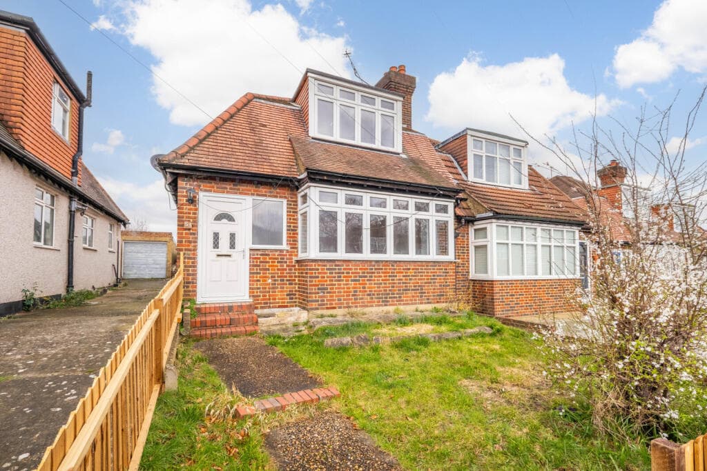 View property at Queenswood Avenue, Wallington, SM6