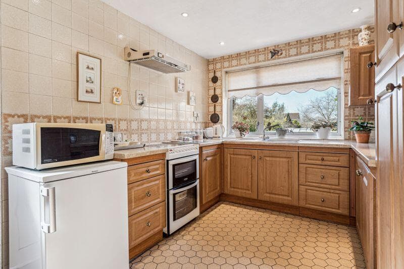 Spurlands End Road, Great Kingshill HP15 - Image 4