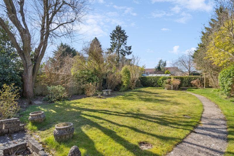 Spurlands End Road, Great Kingshill HP15 - Image 9