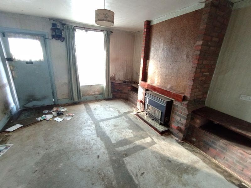 Wycombe Road, Marlow. CASH BUYERS ONLY. - Image 2
