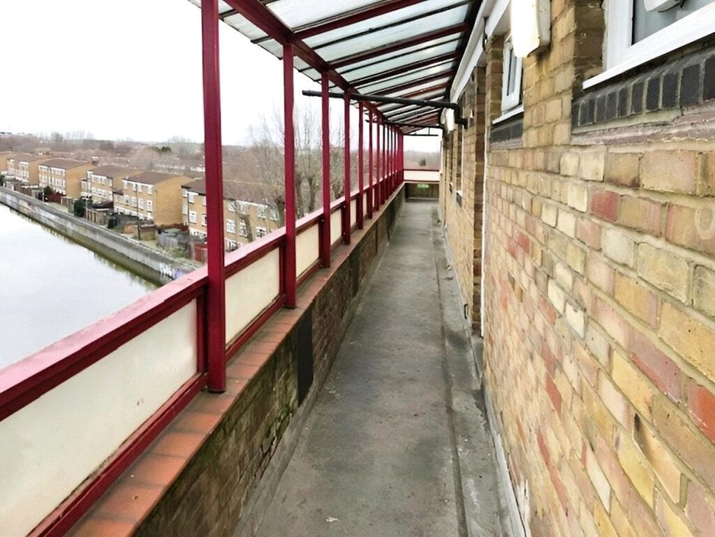 Whinchat Road, London, SE28 - Image 10