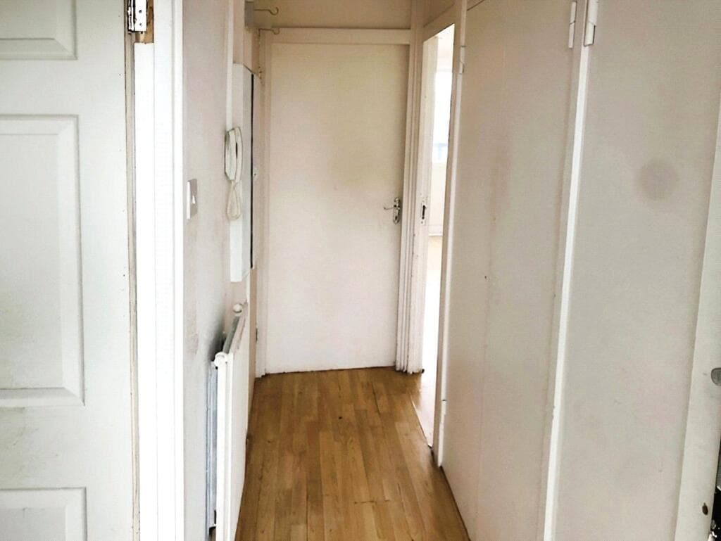 Whinchat Road, London, SE28 - Image 9