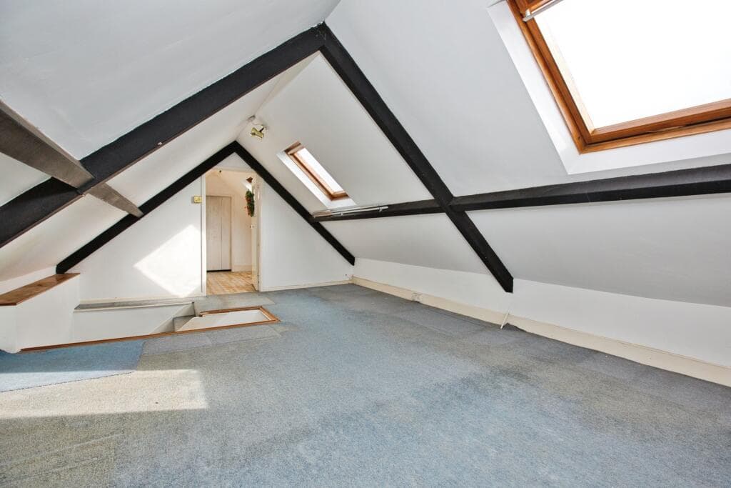 High Street, Chard, TA20 - Image 11