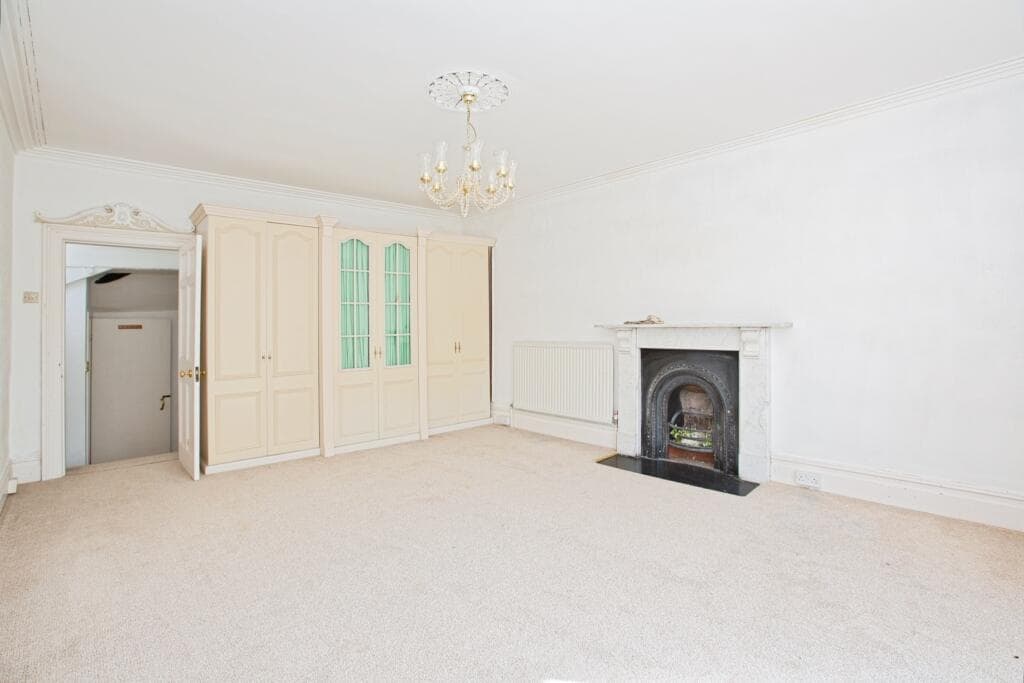 High Street, Chard, TA20 - Image 7
