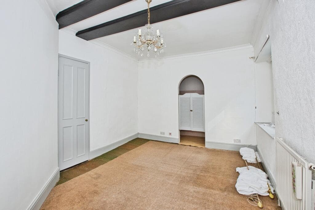 High Street, Chard, TA20 - Image 8