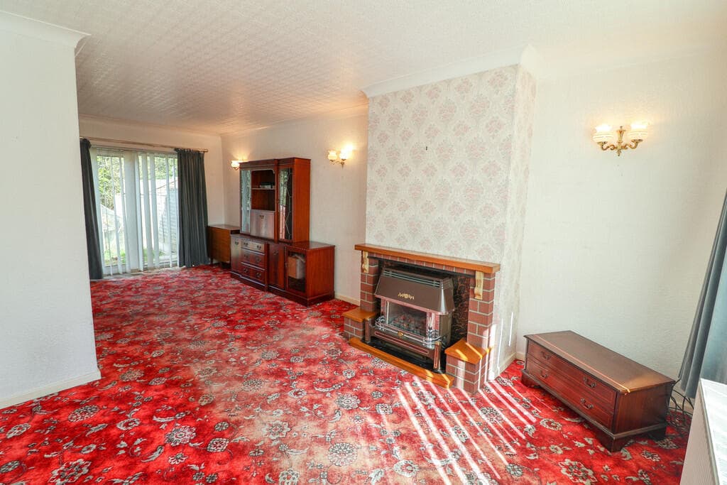 Oakfield Road, Hadfield - Image 2