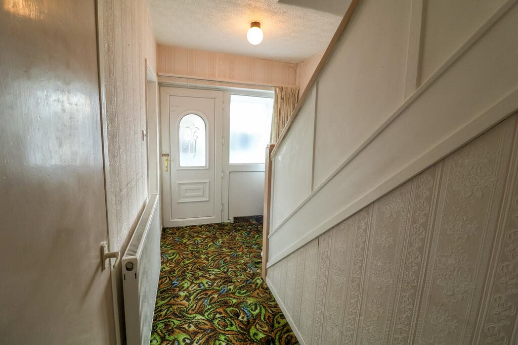 Oakfield Road, Hadfield - Image 5