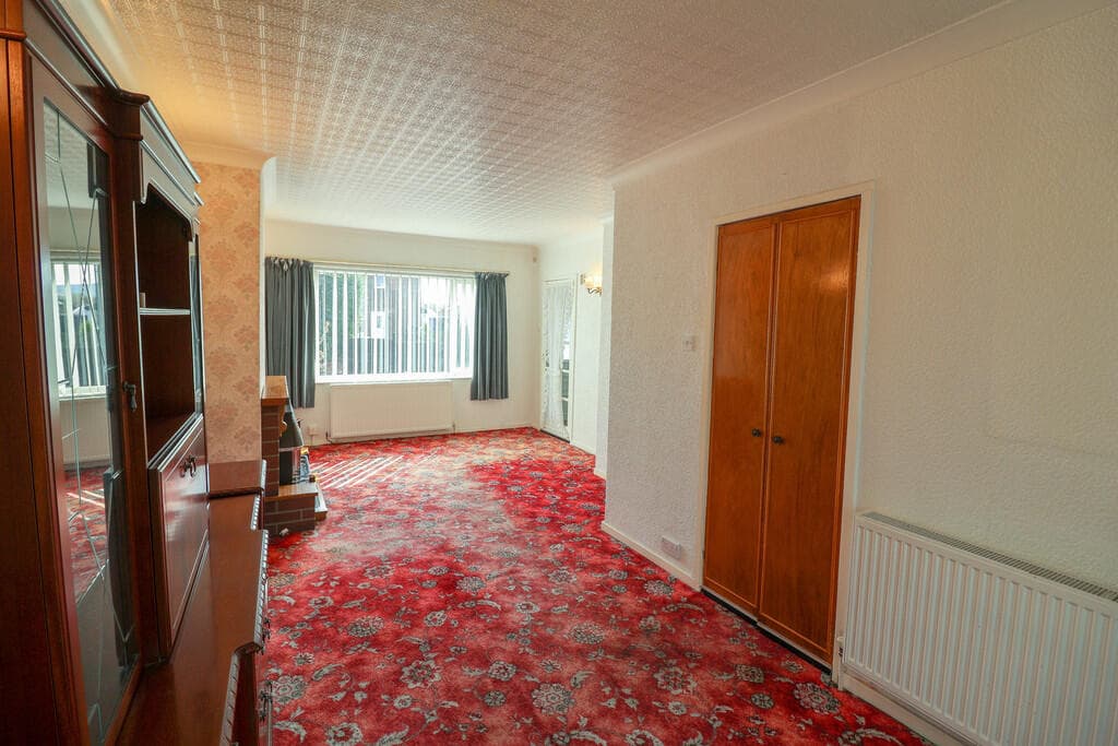 Oakfield Road, Hadfield - Image 7