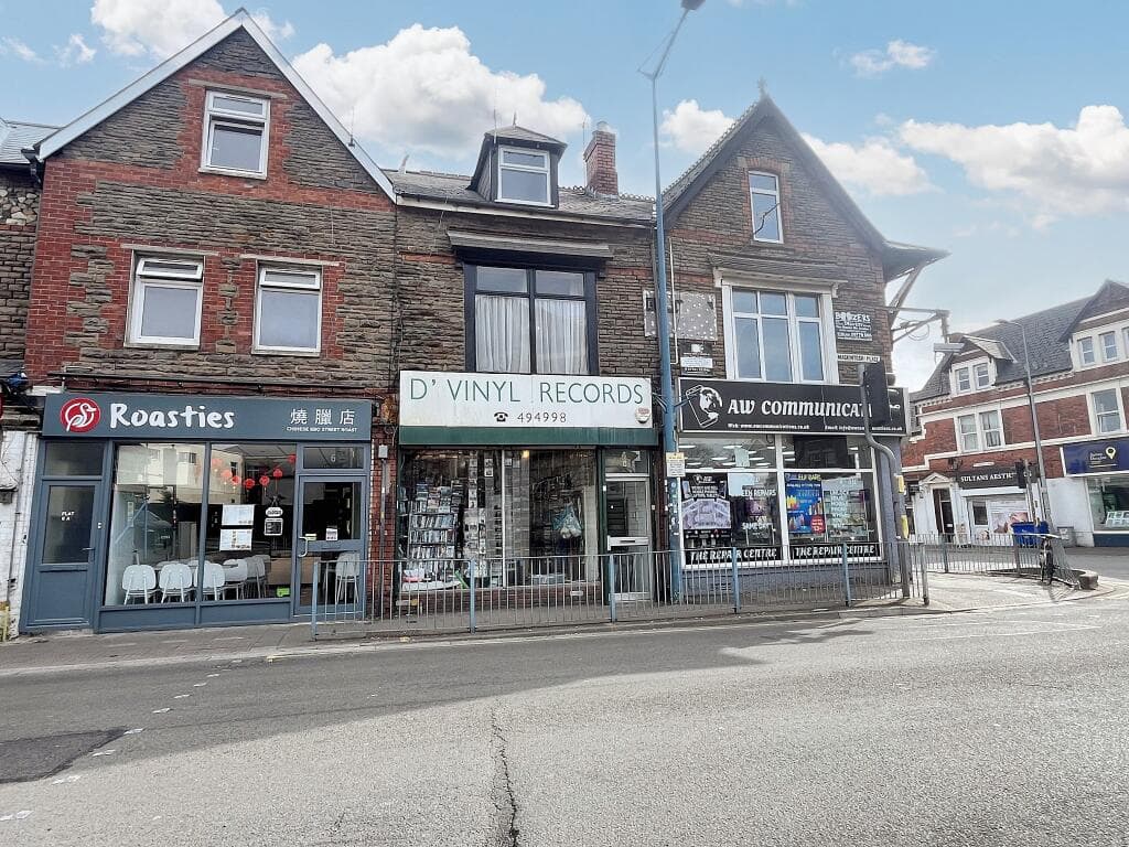 View property at Mackintosh Place, Cardiff, 