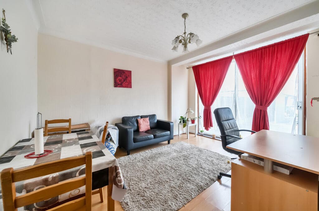 Otley Drive, Ilford - Image 3