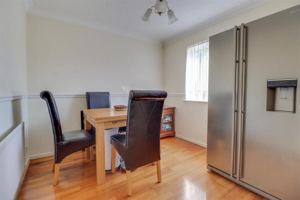 Hornchurch Close, Wickford - Image 10