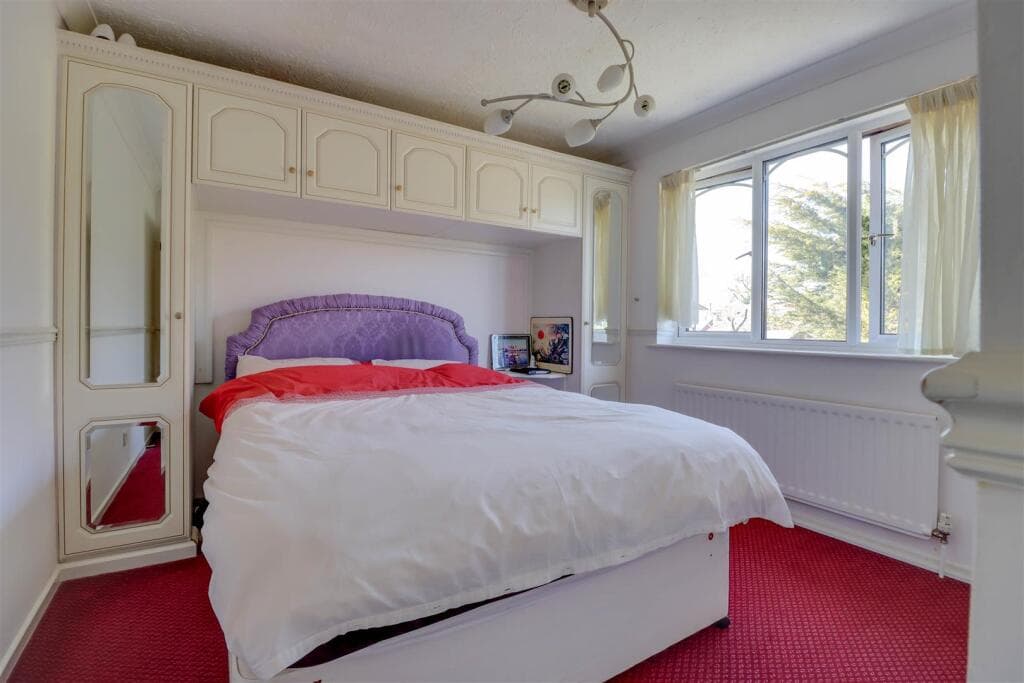 Hornchurch Close, Wickford - Image 11