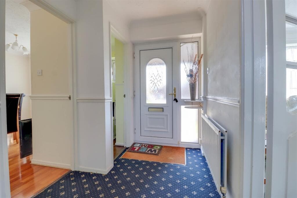 Hornchurch Close, Wickford - Image 6