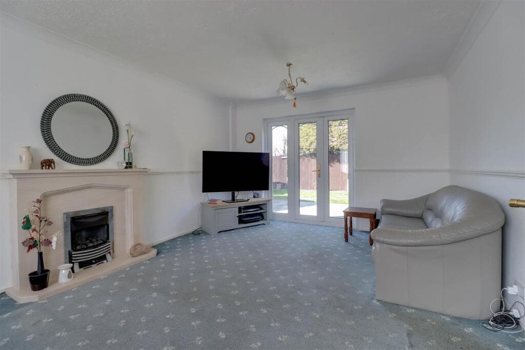 Hornchurch Close, Wickford - Image 8