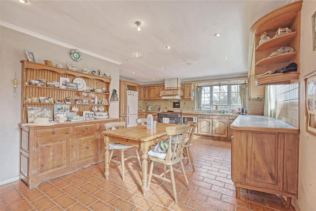 Barling Road, Barling Magna, Essex, SS3 - Image 9