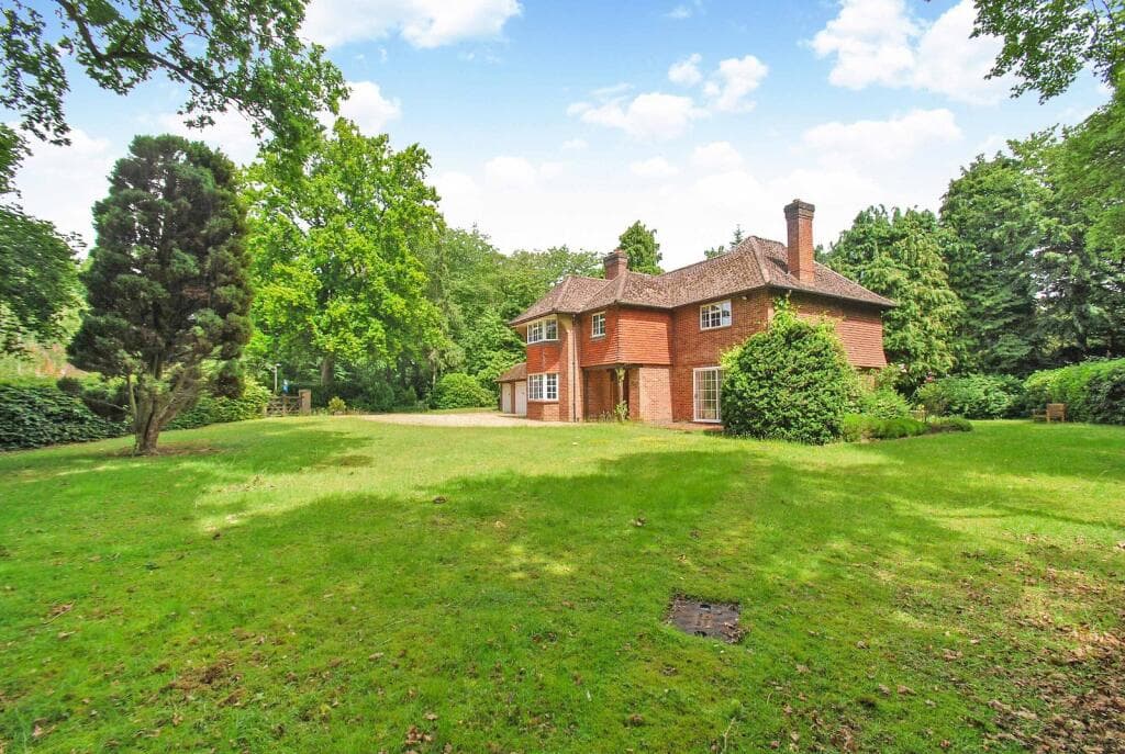 Westfield Road, Beaconsfield, Buckinghamshire, HP9 - Image 1