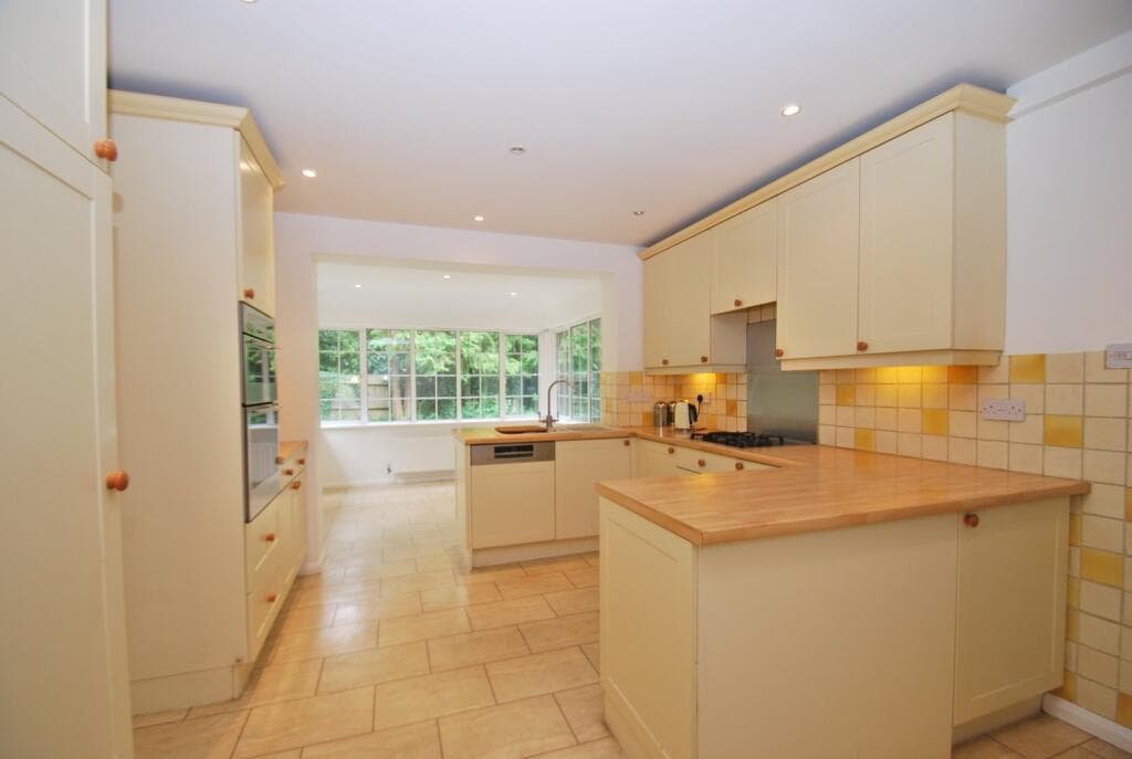 Westfield Road, Beaconsfield, Buckinghamshire, HP9 - Image 4
