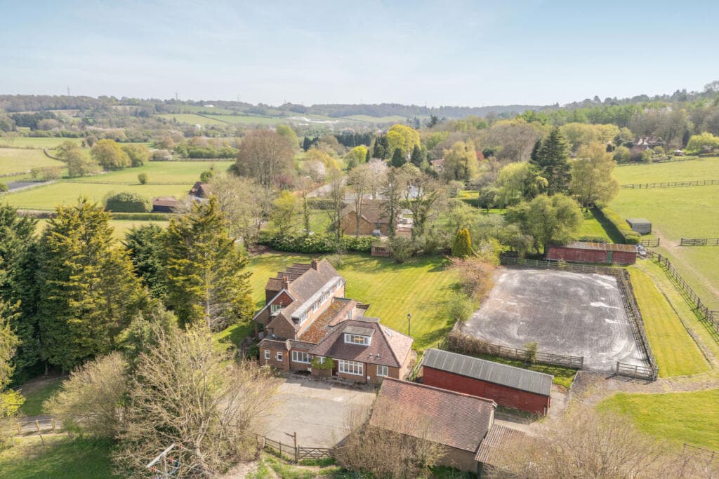 Rignall Road, Great Missenden, Buckinghamshire, HP16 - Image 1
