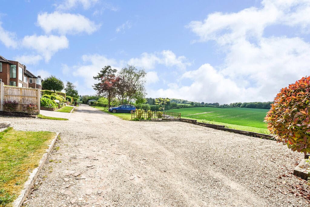 West View Road, SO22 - Image 2