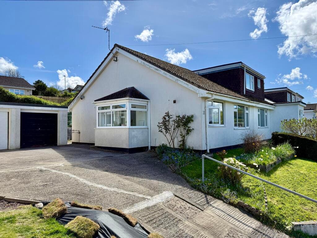 View property at Elmhirst Drive, Totnes