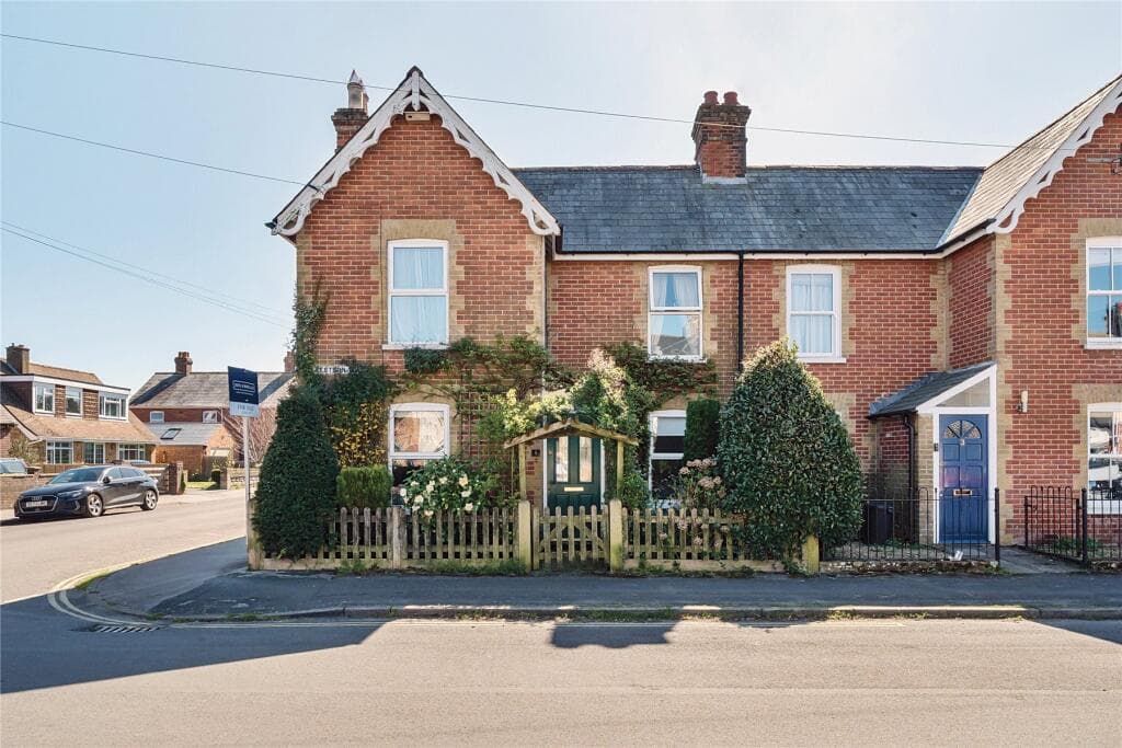 View property at Western Road, Lymington, Hampshire, SO41