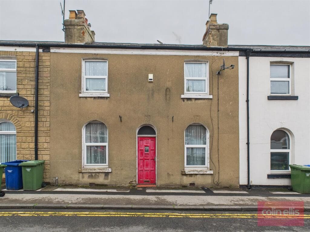 View property at Victoria Street, Scarborough