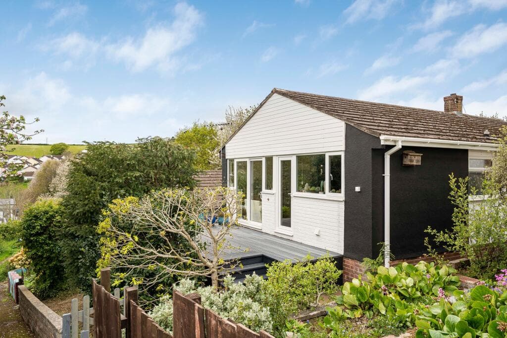 View property at Lake Avenue, Teignmouth, TQ14