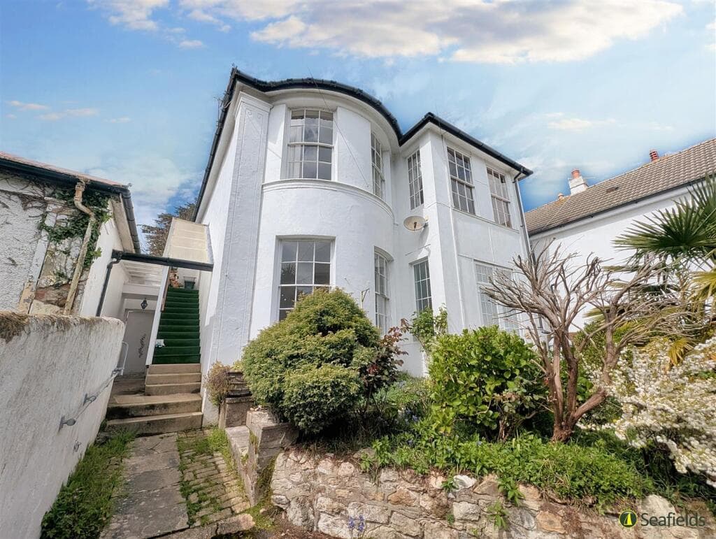 Belvedere Street, Ryde, PO33 2JW - Image 1