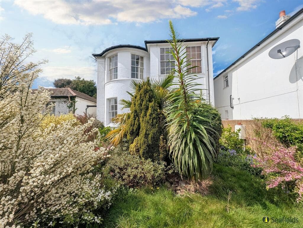 Belvedere Street, Ryde, PO33 2JW - Image 2
