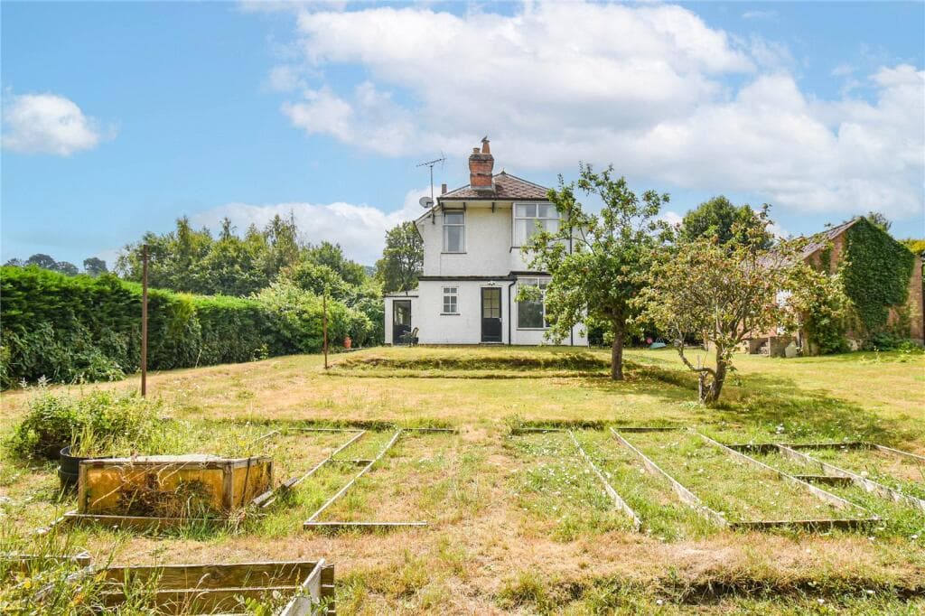 View property at Barnfield, Marlborough, Wiltshire, SN8