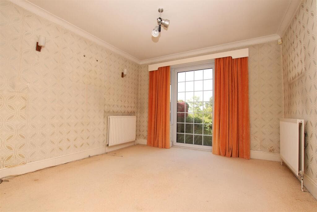 Countess Wear Road, Exeter - Image 8