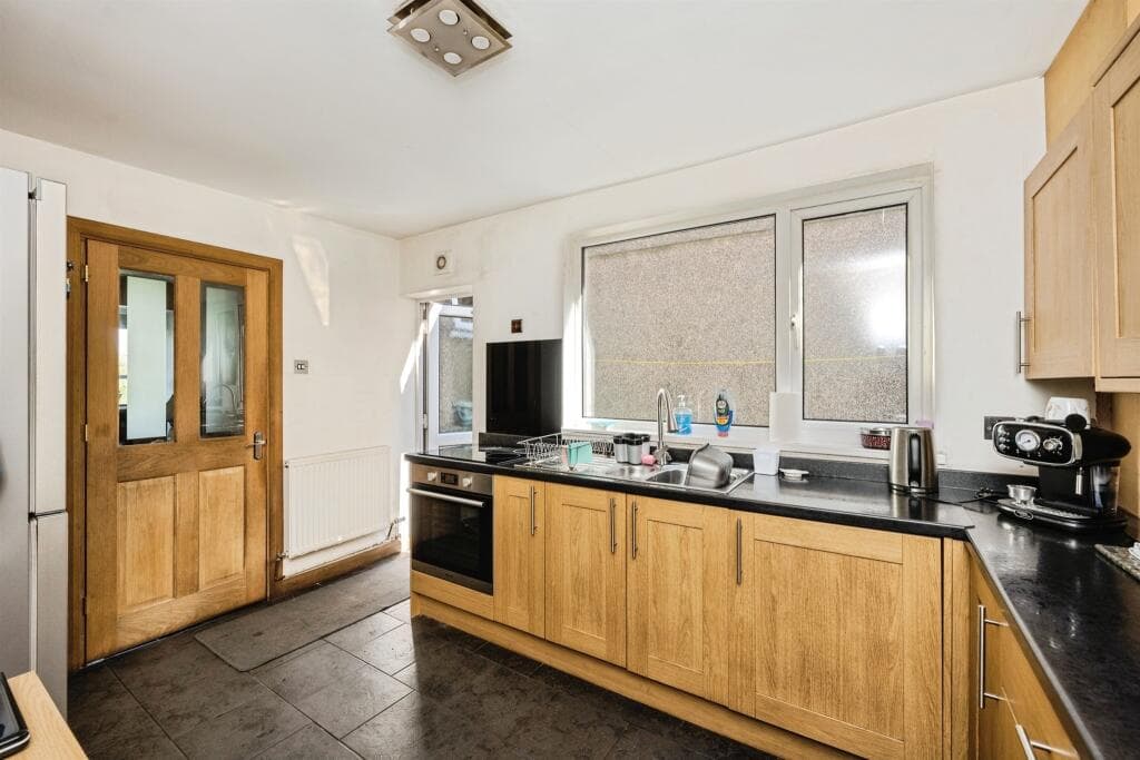 Foxhole Road, St. Thomas, SWANSEA - Image 8