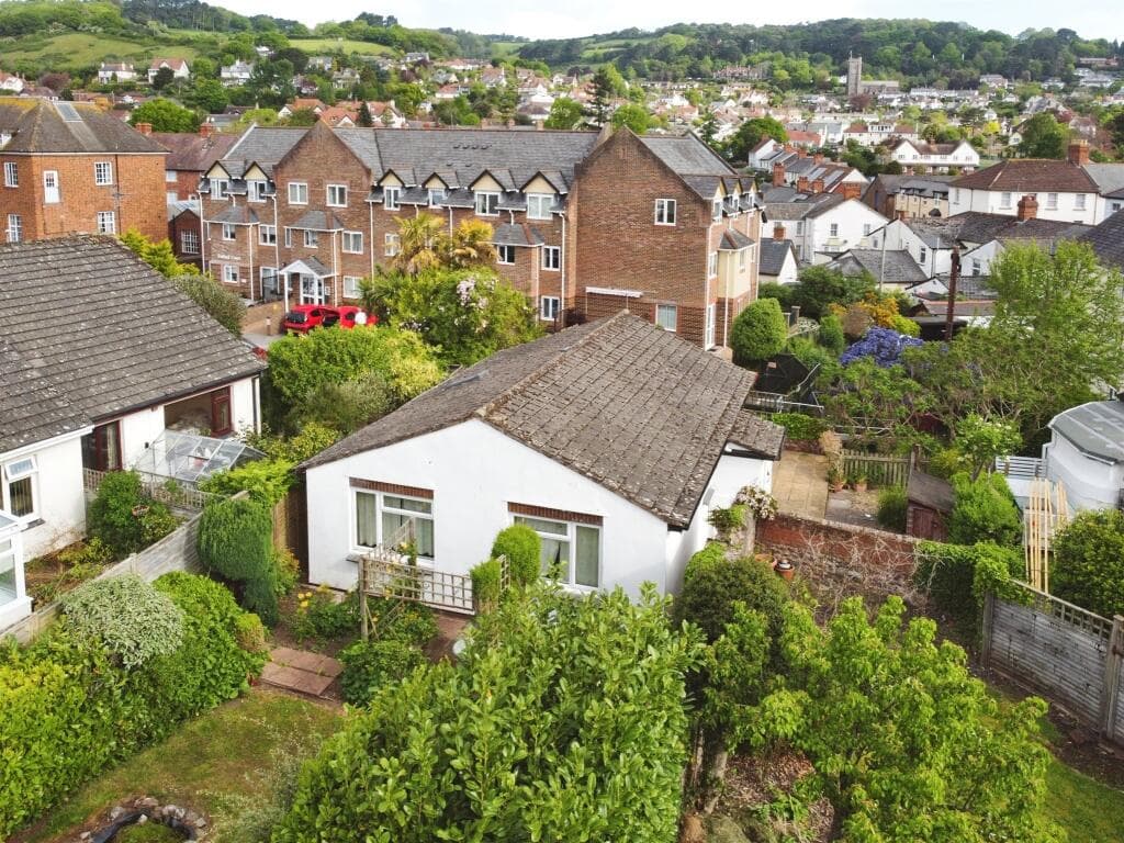 Millbridge Gardens, Minehead - Image 1