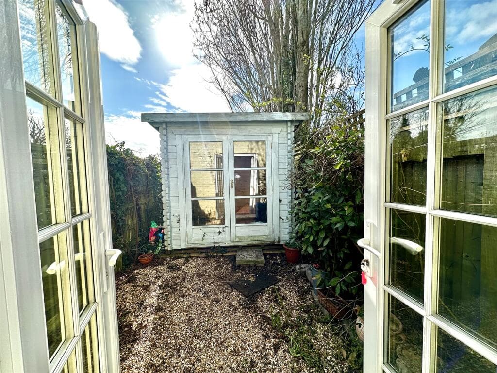 Westfield Road, Lymington, Hampshire, SO41 - Image 2