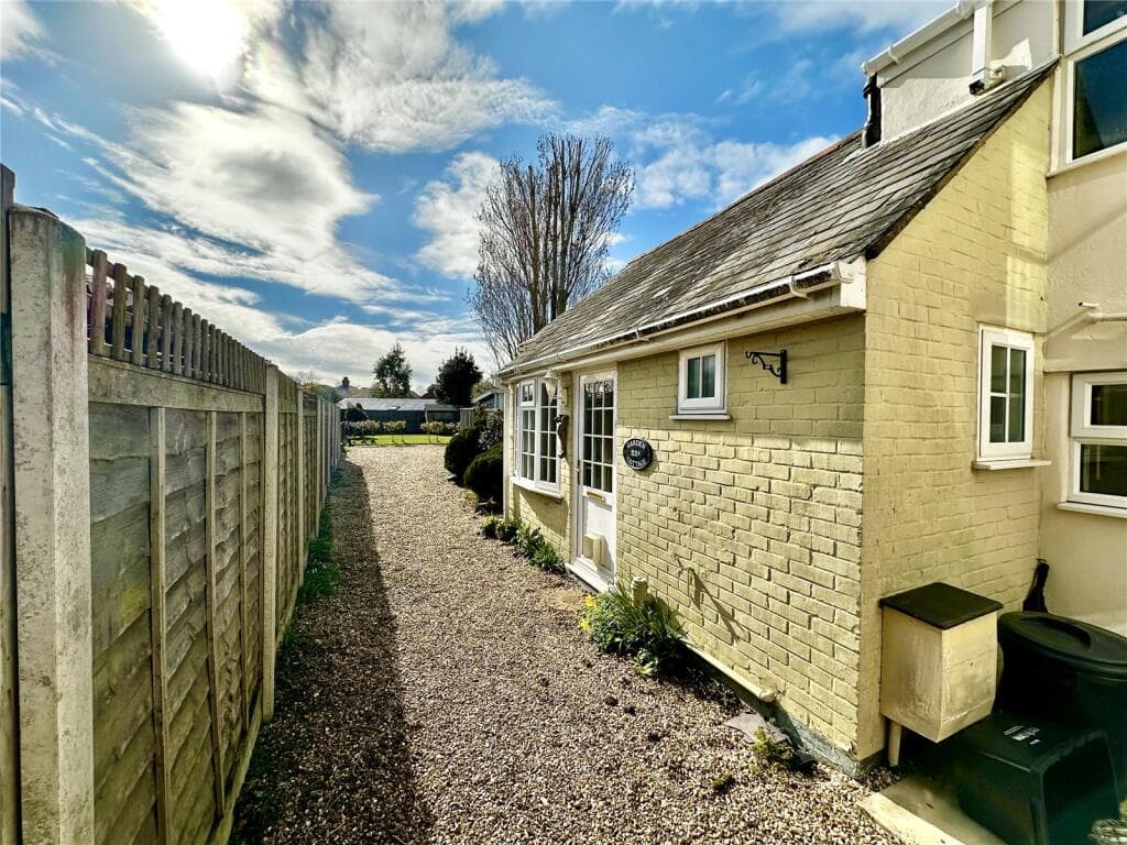 Westfield Road, Lymington, Hampshire, SO41 - Image 9