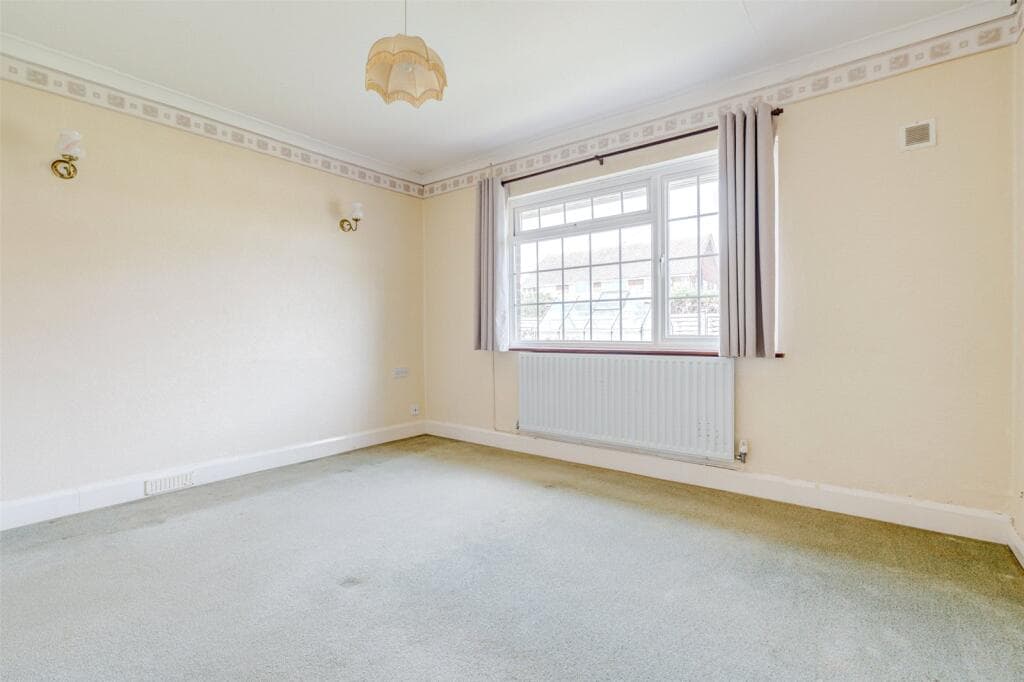 Holmes Lane, Rustington, Littlehampton, West Sussex, BN16 - Image 10