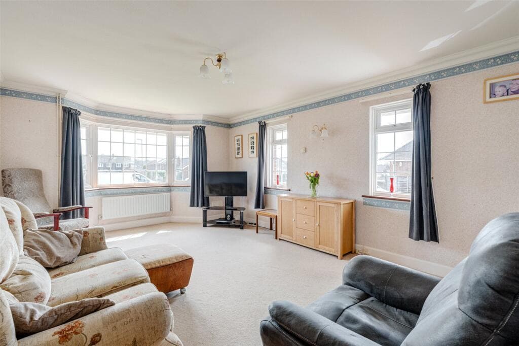 Holmes Lane, Rustington, Littlehampton, West Sussex, BN16 - Image 2