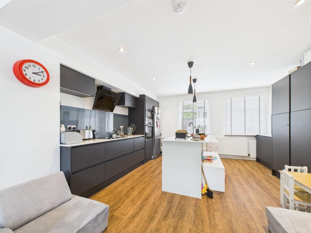 West Street, Millbrook - Image 2